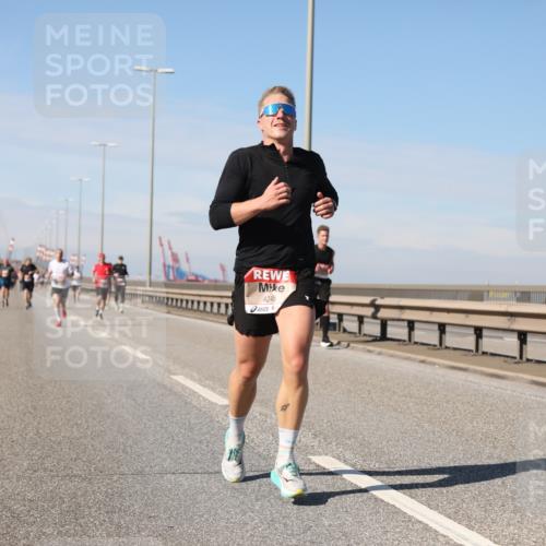 03.10.2025 - Köhlbrandbrückenlauf Yannick Fuchs http://msf.ph/oto/9185258 03.10.2025 11:42:32 Position 3 4248 meine-sportfotos.de