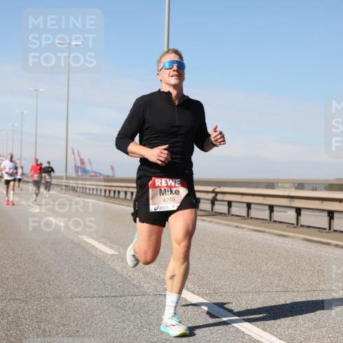 03.10.2025 - Köhlbrandbrückenlauf Yannick Fuchs http://msf.ph/oto/9185260 03.10.2025 11:42:32 Position 3 4248 meine-sportfotos.de