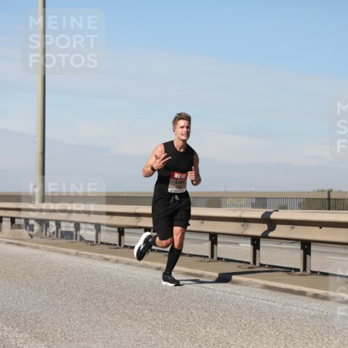 03.10.2025 - Köhlbrandbrückenlauf Yannick Fuchs http://msf.ph/oto/9185267 03.10.2025 11:42:33 Position 3  meine-sportfotos.de