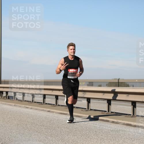 03.10.2025 - Köhlbrandbrückenlauf Yannick Fuchs http://msf.ph/oto/9185270 03.10.2025 11:42:34 Position 3 4083 meine-sportfotos.de