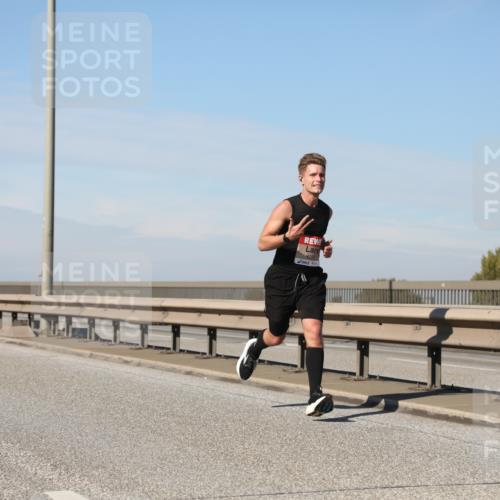 03.10.2025 - Köhlbrandbrückenlauf Yannick Fuchs http://msf.ph/oto/9185272 03.10.2025 11:42:34 Position 3  meine-sportfotos.de