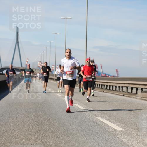 03.10.2025 - Köhlbrandbrückenlauf Yannick Fuchs http://msf.ph/oto/9185277 03.10.2025 11:42:35 Position 3  meine-sportfotos.de