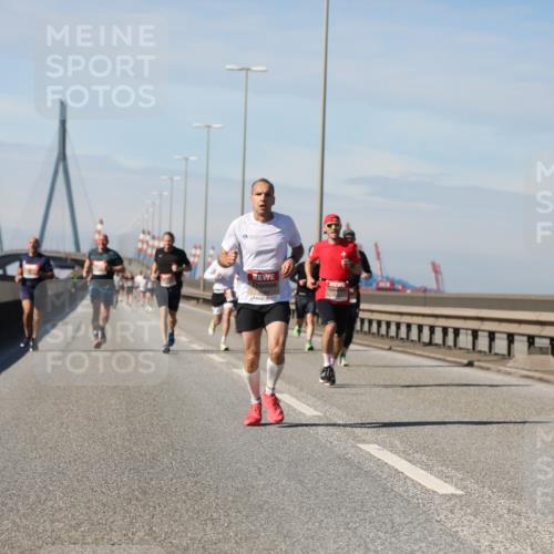 03.10.2025 - Köhlbrandbrückenlauf Yannick Fuchs http://msf.ph/oto/9185279 03.10.2025 11:42:35 Position 3  meine-sportfotos.de