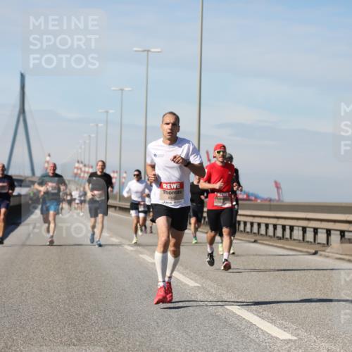03.10.2025 - Köhlbrandbrückenlauf Yannick Fuchs http://msf.ph/oto/9185281 03.10.2025 11:42:36 Position 3 4046 meine-sportfotos.de