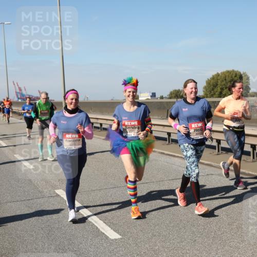 03.10.2025 - Köhlbrandbrückenlauf Yannick Fuchs http://msf.ph/oto/9185290 03.10.2025 12:03:50 Position 3 6314, 6312, 6313 meine-sportfotos.de
