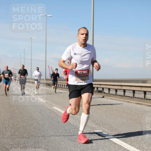 03.10.2025 - Köhlbrandbrückenlauf Yannick Fuchs http://msf.ph/oto/9185293 03.10.2025 11:42:37 Position 3 4046 meine-sportfotos.de