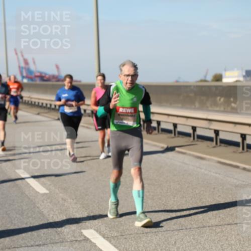 03.10.2025 - Köhlbrandbrückenlauf Yannick Fuchs http://msf.ph/oto/9185304 03.10.2025 12:03:51 Position 3  meine-sportfotos.de