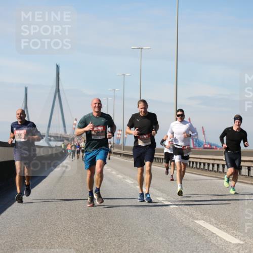 03.10.2025 - Köhlbrandbrückenlauf Yannick Fuchs http://msf.ph/oto/9185305 03.10.2025 11:42:39 Position 3  meine-sportfotos.de