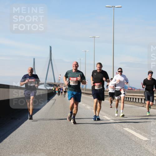 03.10.2025 - Köhlbrandbrückenlauf Yannick Fuchs http://msf.ph/oto/9185306 03.10.2025 11:42:39 Position 3 4654 meine-sportfotos.de