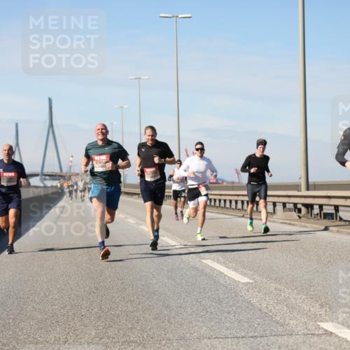 03.10.2025 - Köhlbrandbrückenlauf Yannick Fuchs http://msf.ph/oto/9185308 03.10.2025 11:42:39 Position 3  meine-sportfotos.de