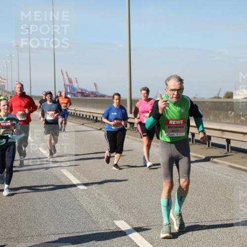03.10.2025 - Köhlbrandbrückenlauf Yannick Fuchs http://msf.ph/oto/9185309 03.10.2025 12:03:52 Position 3 00, 6077 meine-sportfotos.de