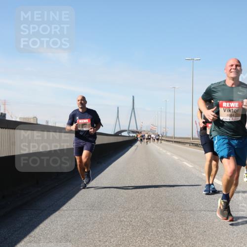 03.10.2025 - Köhlbrandbrückenlauf Yannick Fuchs http://msf.ph/oto/9185321 03.10.2025 11:42:41 Position 3 4654 meine-sportfotos.de