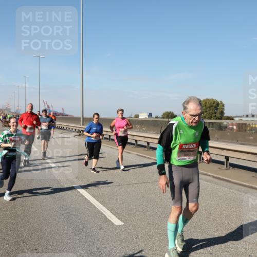 03.10.2025 - Köhlbrandbrückenlauf Yannick Fuchs http://msf.ph/oto/9185322 03.10.2025 12:03:53 Position 3 6077 meine-sportfotos.de