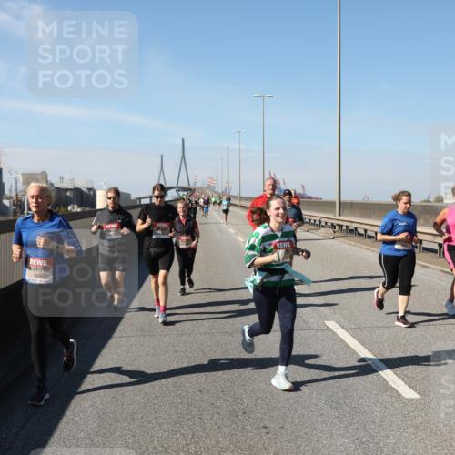 03.10.2025 - Köhlbrandbrückenlauf Yannick Fuchs http://msf.ph/oto/9185328 03.10.2025 12:03:54 Position 3 4956 meine-sportfotos.de