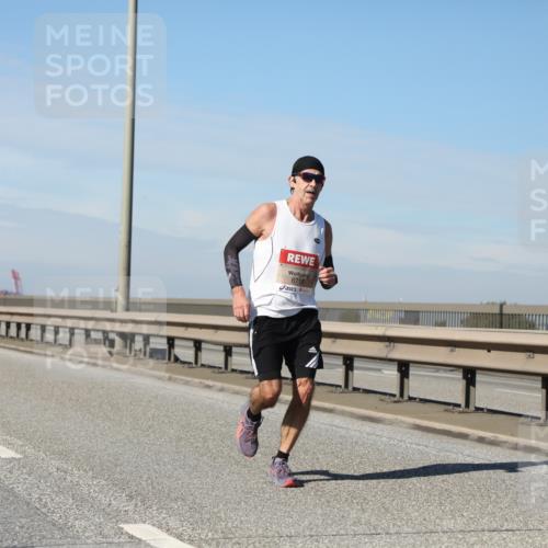 03.10.2025 - Köhlbrandbrückenlauf Yannick Fuchs http://msf.ph/oto/9185341 03.10.2025 11:42:45 Position 3 6718 meine-sportfotos.de