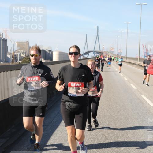 03.10.2025 - Köhlbrandbrückenlauf Yannick Fuchs http://msf.ph/oto/9185342 03.10.2025 12:03:55 Position 3 6345, 6346, 5191, 4815 meine-sportfotos.de