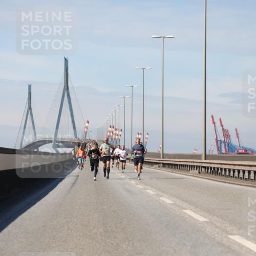 03.10.2025 - Köhlbrandbrückenlauf Yannick Fuchs http://msf.ph/oto/9185345 03.10.2025 11:42:46 Position 3  meine-sportfotos.de