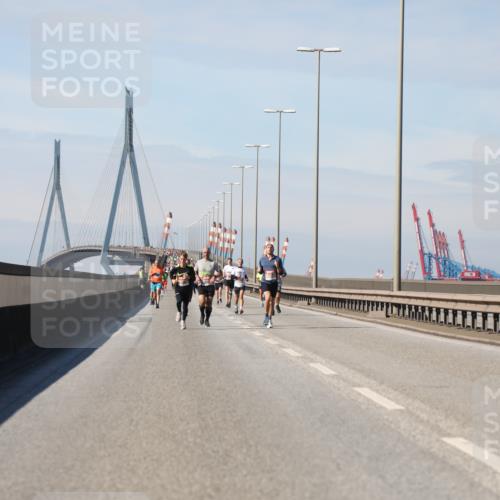 03.10.2025 - Köhlbrandbrückenlauf Yannick Fuchs http://msf.ph/oto/9185346 03.10.2025 11:42:46 Position 3  meine-sportfotos.de