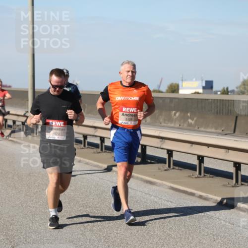03.10.2025 - Köhlbrandbrückenlauf Yannick Fuchs http://msf.ph/oto/9185360 03.10.2025 12:03:59 Position 3 4670, 5128 meine-sportfotos.de