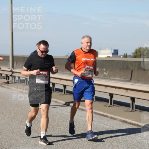 03.10.2025 - Köhlbrandbrückenlauf Yannick Fuchs http://msf.ph/oto/9185364 03.10.2025 12:03:59 Position 3 4670, 5128 meine-sportfotos.de