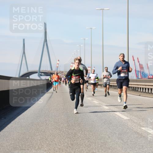 03.10.2025 - Köhlbrandbrückenlauf Yannick Fuchs http://msf.ph/oto/9185365 03.10.2025 11:42:53 Position 3  meine-sportfotos.de