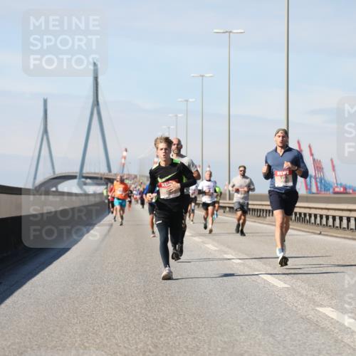 03.10.2025 - Köhlbrandbrückenlauf Yannick Fuchs http://msf.ph/oto/9185368 03.10.2025 11:42:53 Position 3  meine-sportfotos.de