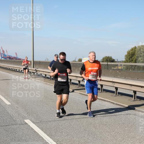 03.10.2025 - Köhlbrandbrückenlauf Yannick Fuchs http://msf.ph/oto/9185369 03.10.2025 12:03:59 Position 3 5128 meine-sportfotos.de