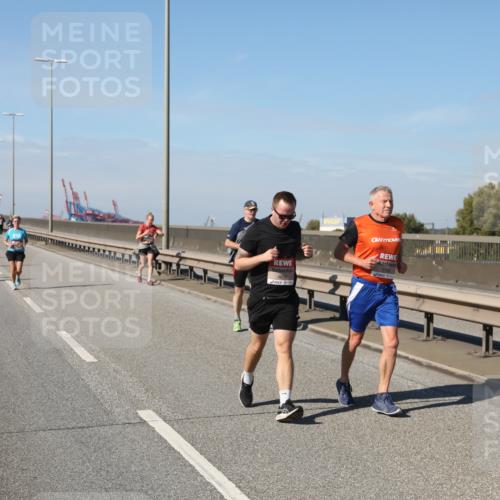 03.10.2025 - Köhlbrandbrückenlauf Yannick Fuchs http://msf.ph/oto/9185370 03.10.2025 12:04:00 Position 3  meine-sportfotos.de