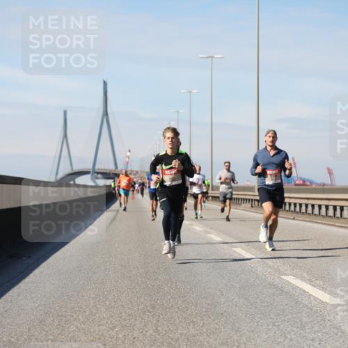 03.10.2025 - Köhlbrandbrückenlauf Yannick Fuchs http://msf.ph/oto/9185374 03.10.2025 11:42:54 Position 3  meine-sportfotos.de