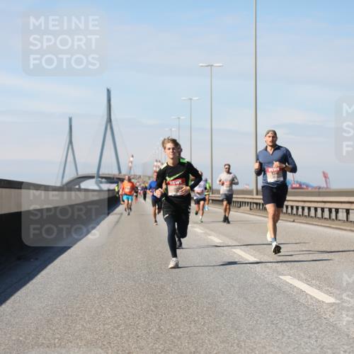 03.10.2025 - Köhlbrandbrückenlauf Yannick Fuchs http://msf.ph/oto/9185376 03.10.2025 11:42:54 Position 3  meine-sportfotos.de