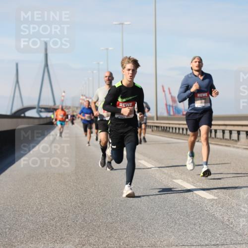 03.10.2025 - Köhlbrandbrückenlauf Yannick Fuchs http://msf.ph/oto/9185386 03.10.2025 11:42:55 Position 3  meine-sportfotos.de