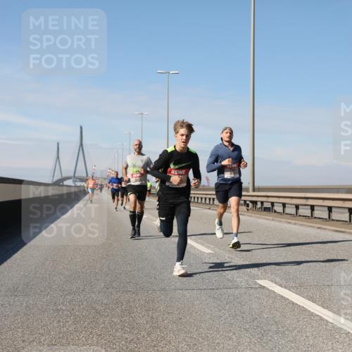 03.10.2025 - Köhlbrandbrückenlauf Yannick Fuchs http://msf.ph/oto/9185391 03.10.2025 11:42:56 Position 3  meine-sportfotos.de