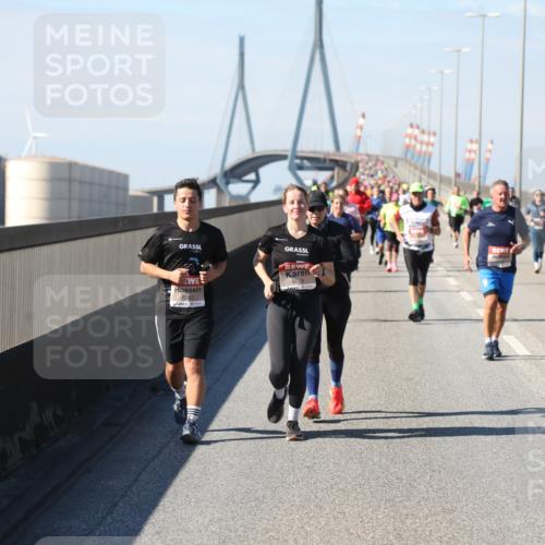 03.10.2025 - Köhlbrandbrückenlauf Yannick Fuchs http://msf.ph/oto/9185392 03.10.2025 12:04:04 Position 3 6063, 6066 meine-sportfotos.de