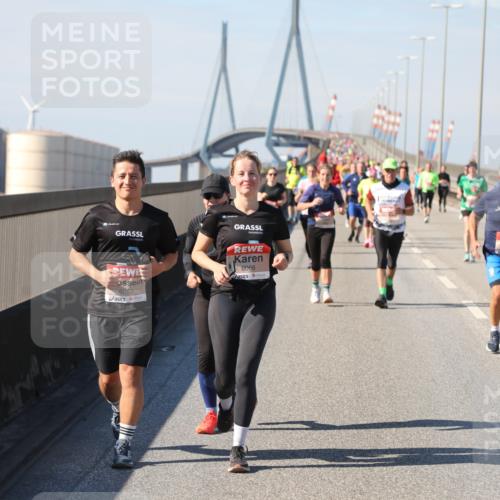 03.10.2025 - Köhlbrandbrückenlauf Yannick Fuchs http://msf.ph/oto/9185400 03.10.2025 12:04:05 Position 3 6063, 6066 meine-sportfotos.de
