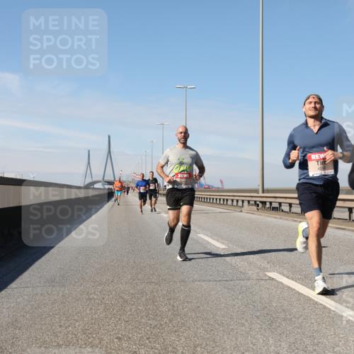 03.10.2025 - Köhlbrandbrückenlauf Yannick Fuchs http://msf.ph/oto/9185403 03.10.2025 11:42:57 Position 3 451, 6715 meine-sportfotos.de