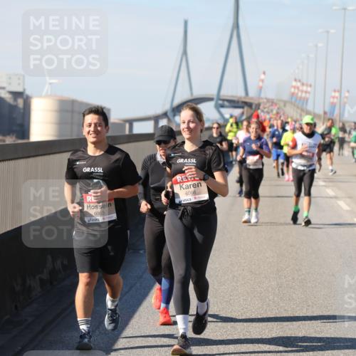 03.10.2025 - Köhlbrandbrückenlauf Yannick Fuchs http://msf.ph/oto/9185404 03.10.2025 12:04:06 Position 3 6063, 6066 meine-sportfotos.de