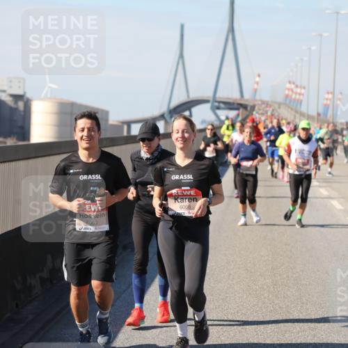 03.10.2025 - Köhlbrandbrückenlauf Yannick Fuchs http://msf.ph/oto/9185406 03.10.2025 12:04:06 Position 3 6063, 6066 meine-sportfotos.de