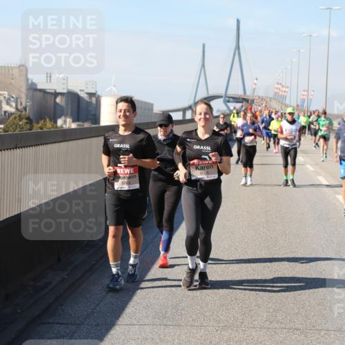 03.10.2025 - Köhlbrandbrückenlauf Yannick Fuchs http://msf.ph/oto/9185409 03.10.2025 12:04:06 Position 3 6063, 6066 meine-sportfotos.de