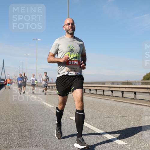 03.10.2025 - Köhlbrandbrückenlauf Yannick Fuchs http://msf.ph/oto/9185410 03.10.2025 11:42:58 Position 3 6717 meine-sportfotos.de
