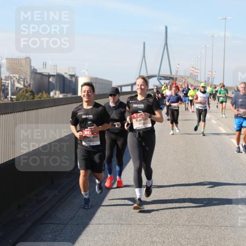 03.10.2025 - Köhlbrandbrückenlauf Yannick Fuchs http://msf.ph/oto/9185411 03.10.2025 12:04:06 Position 3 6063, 6066 meine-sportfotos.de