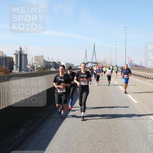 03.10.2025 - Köhlbrandbrückenlauf Yannick Fuchs http://msf.ph/oto/9185415 03.10.2025 12:04:07 Position 3  meine-sportfotos.de