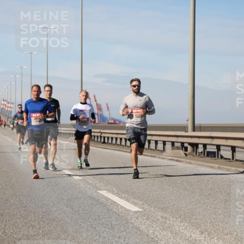 03.10.2025 - Köhlbrandbrückenlauf Yannick Fuchs http://msf.ph/oto/9185418 03.10.2025 11:42:59 Position 3 6741 meine-sportfotos.de