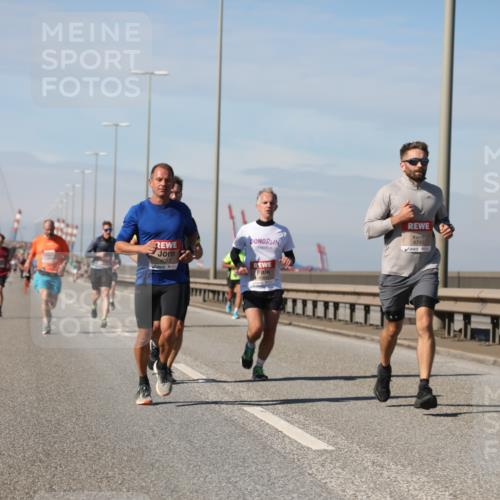 03.10.2025 - Köhlbrandbrückenlauf Yannick Fuchs http://msf.ph/oto/9185427 03.10.2025 11:43:00 Position 3 032, 6741 meine-sportfotos.de