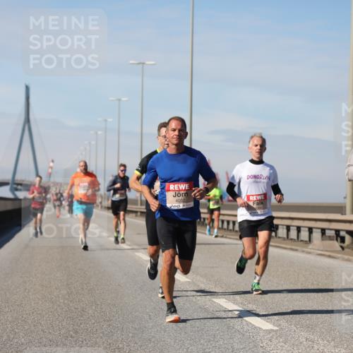 03.10.2025 - Köhlbrandbrückenlauf Yannick Fuchs http://msf.ph/oto/9185432 03.10.2025 11:43:00 Position 3 4032, 084, 6741 meine-sportfotos.de