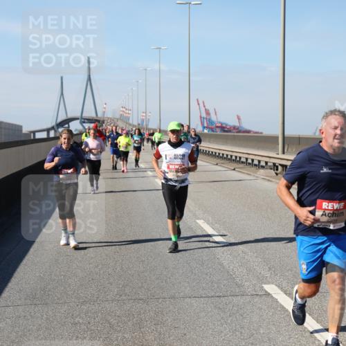 03.10.2025 - Köhlbrandbrückenlauf Yannick Fuchs http://msf.ph/oto/9185435 03.10.2025 12:04:10 Position 3 5809 meine-sportfotos.de