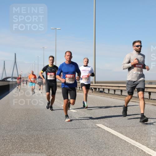 03.10.2025 - Köhlbrandbrückenlauf Yannick Fuchs http://msf.ph/oto/9185438 03.10.2025 11:43:01 Position 3 4126, 4032, 6741 meine-sportfotos.de