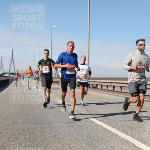 03.10.2025 - Köhlbrandbrückenlauf Yannick Fuchs http://msf.ph/oto/9185440 03.10.2025 11:43:01 Position 3 4032, 6741 meine-sportfotos.de