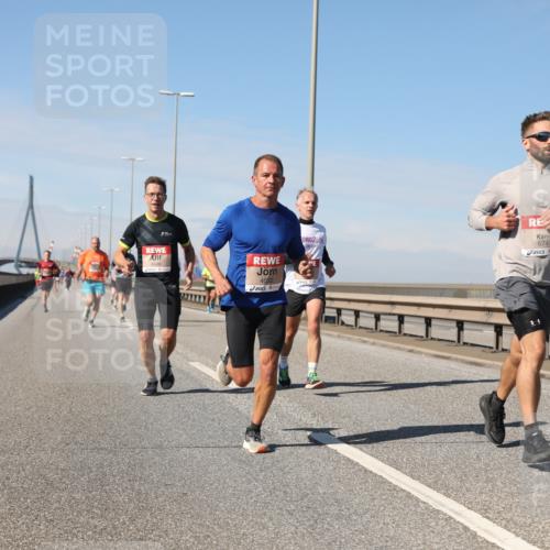 03.10.2025 - Köhlbrandbrückenlauf Yannick Fuchs http://msf.ph/oto/9185441 03.10.2025 11:43:02 Position 3 4126, 4032, 6741 meine-sportfotos.de