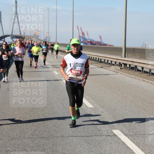 03.10.2025 - Köhlbrandbrückenlauf Yannick Fuchs http://msf.ph/oto/9185442 03.10.2025 12:04:11 Position 3 6806, 4555 meine-sportfotos.de