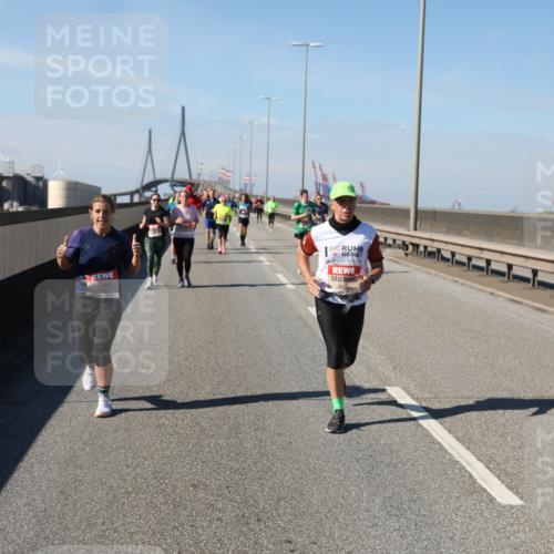 03.10.2025 - Köhlbrandbrückenlauf Yannick Fuchs http://msf.ph/oto/9185448 03.10.2025 12:04:12 Position 3  meine-sportfotos.de